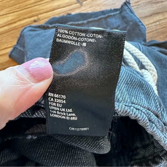 Urban Outfitters BDG Womens Denim Washed Black Jeans Raw Hem Mom Shorts Rope Tie - Picture 4 of 8